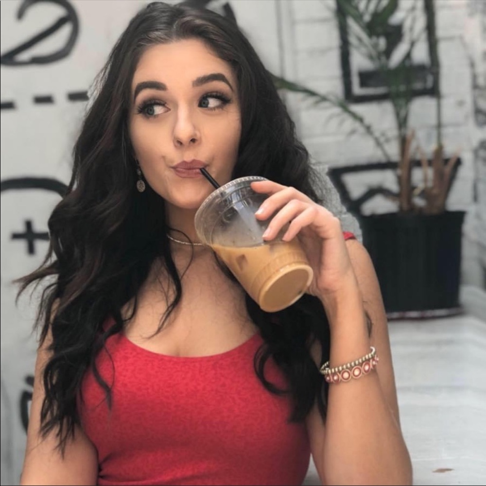 Meet your Posher, Lexi